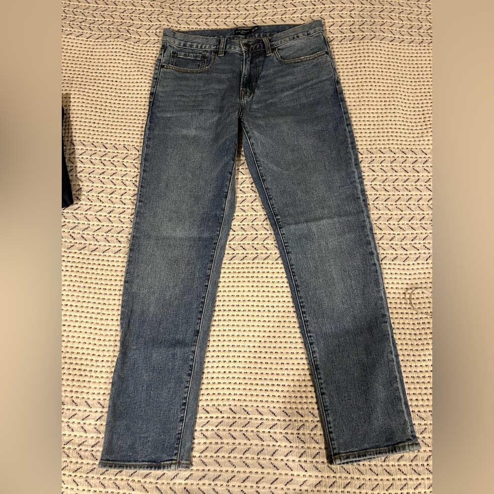Club Monaco 30 x 29.5 denim light wash jeans